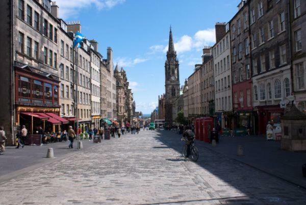 Parliament Square - Royal Mile Apartment เอดินบะระ ภายนอก รูปภาพ